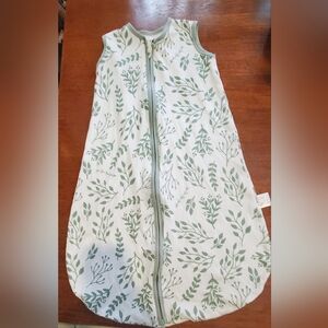 Leaf Print Kids Sleepsack in size 6-12 months